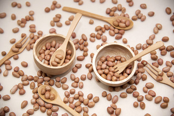 Peanuts used to make snack and foods or cook and have health benefits 