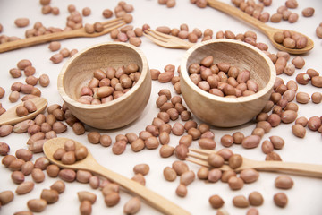 Peanuts used to make snack and foods or cook and have health benefits 