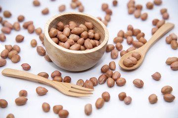 Peanuts used to make snack and foods or cook and have health benefits 