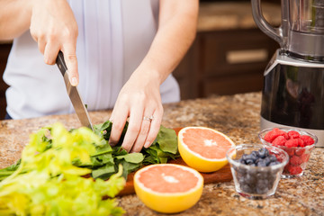 Making a healthy juice at home