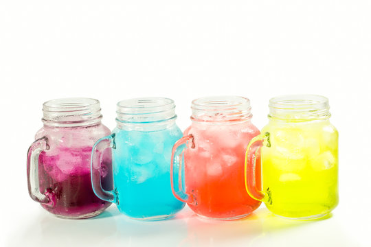 refreshing summer drinks in jar