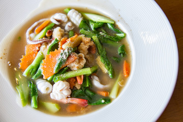 Fried noodle with seafood and broccoli
