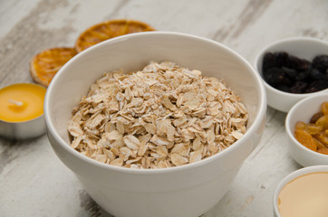 Oatmeal with honey and reisins