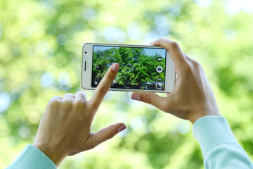 Taking picture of nature with smart phone