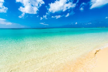 Fototapeten Beautiful sea and the white beach, Okinawa, Japan © dreamsky