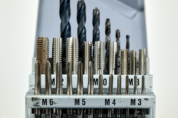 Box With Thread Tapper