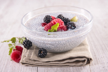 chia seed pudding with berries