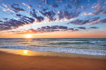 Fototapeta premium Beach and sea sunrise.