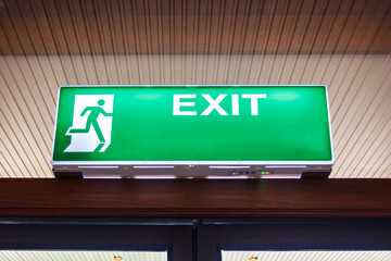 Obraz premium Fire exit light sign