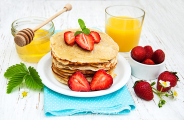 Pancakes with strawberries