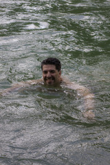 Schwimmer lächelt