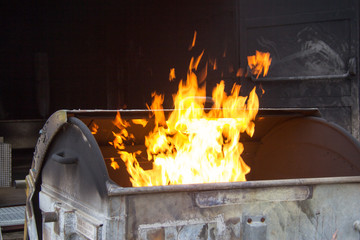 Feuer in Container