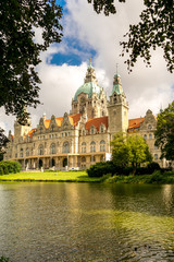 Fototapeta na wymiar Das Rathaus von Hannover in Niedersachsen