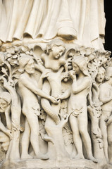 Notre Dame de Par&iacute;s, relieve del pecado original, Francia