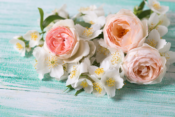Obraz na płótnie Canvas Roses and jasmine flowers