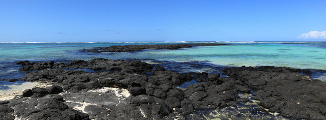 panorama sur la côte sauvage de l'île Maurice