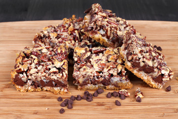 Chocolate Chip and Nut Cookie Bars