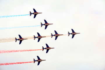 close formation at airshow - obrazy, fototapety, plakaty