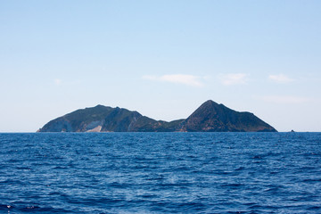 Isola di Palmarola tra cielo e mare