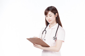 看護師　笑顔　カルテ　ボード　記入　聴診器
