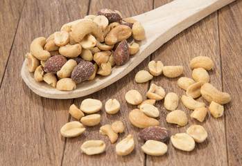 Maní, almendras y marañones