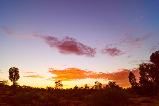 Australien, Sonnenuntergang im Outback 