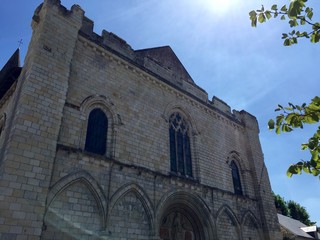 Fototapeta na wymiar Canault, chiesa di Notre Dame - Loira, Francia