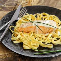 pavé de saumon & tagliatelles maison