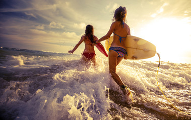 Ladies surfers