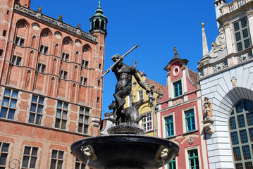 Neptune fountain in Gdansk © teressa