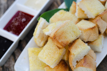 Buttered toast with jam