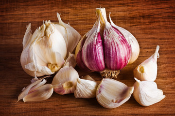 Close up view of the garlic on board