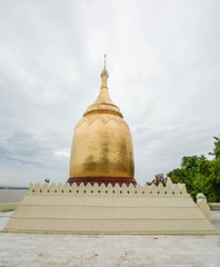 Fototapeta premium The Bupaya Pagoda in Bagan, Myanmar (Burma) 