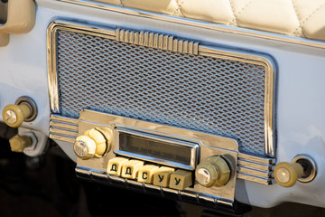 Vintage car radio