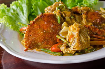 Stir-fried crab with curry