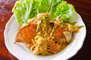 Stir-fried crab with curry