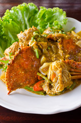 Stir-fried crab with curry