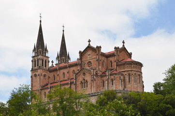 Fototapeta na wymiar Basilica of Covadonga.