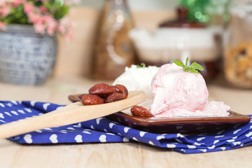  ice cream on plate