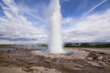 Eruzione del geyser Strokkur, Islanda