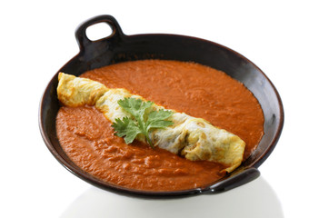 indian murg patiala served with curry sauces