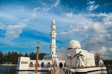 Fototapeta na wymiar Floating Mosque in Kuala Terengganu, Malaysia