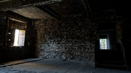 Fototapeta na wymiar Interior of an abandoned empty room