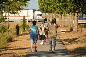 caminando por el campo