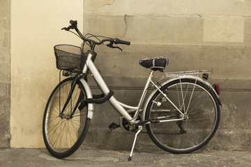 Naklejka na ściany i meble Bikes on the streets of Firenze (Florence) 