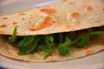 piadina with tuna, tomato and rocket