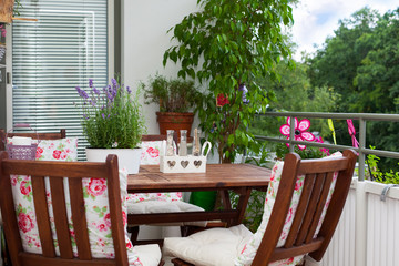 balcony in summer - Balkon im Sommer, Tisch, Stühle, Deko