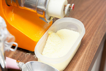 kitchen mill - Mühle, Haushaltsmühle, Mehl mahlen