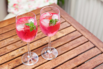 balcony in summer - Balkon im Sommer, Hugo, Tisch, Stühle, Deko