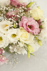 Fototapeta na wymiar Beautiful flowers on table in wedding day 